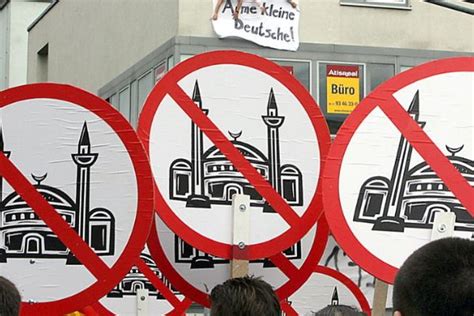 D­a­n­i­m­a­r­k­a­­d­a­ ­M­ü­s­l­ü­m­a­n­-­H­r­i­s­t­i­y­a­n­ ­G­e­r­g­i­n­l­i­ğ­i­